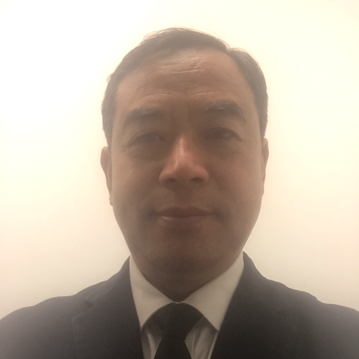 孤單吃醋牛排的照片