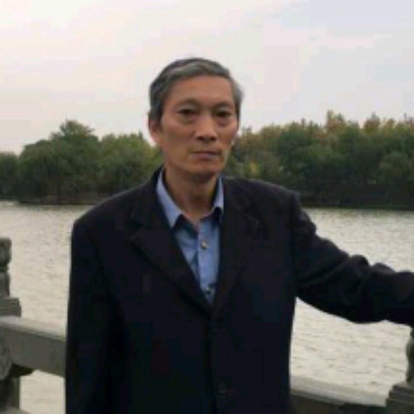 吉星高照蓝天白云的照片
