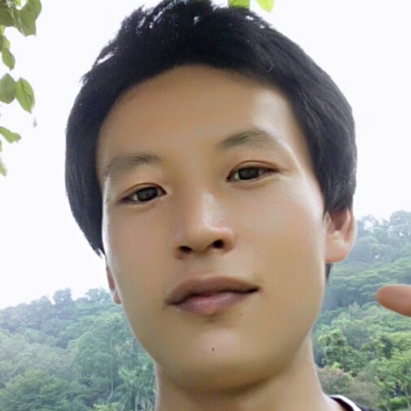 六少小哥哥的照片