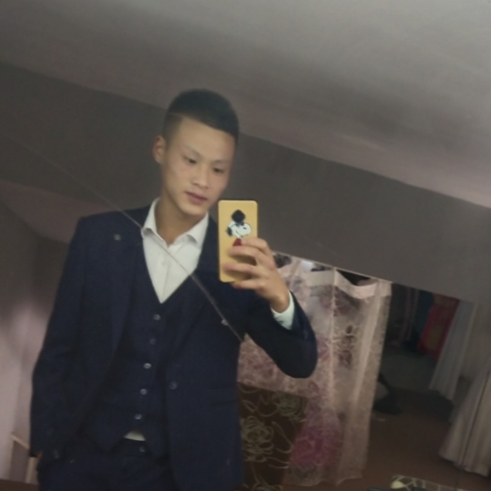 耳机那正直的照片