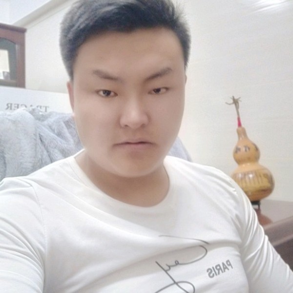 月光回眸自信的照片