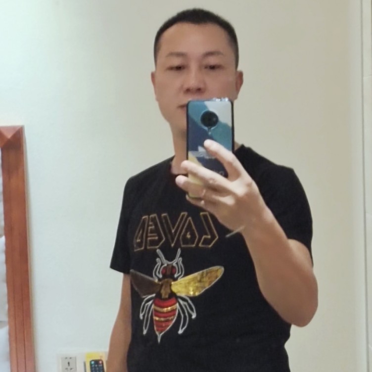 怕黑笑枫叶的照片