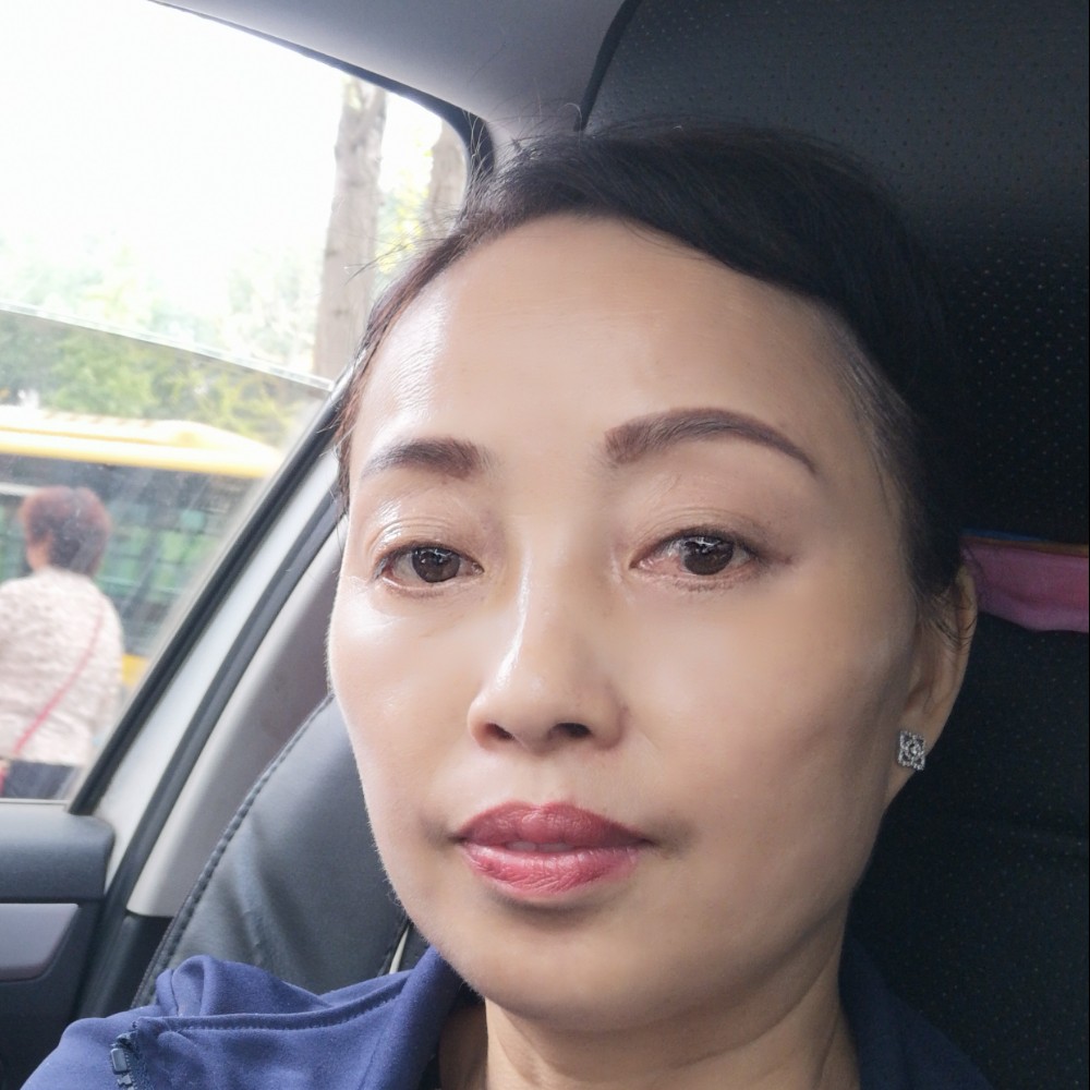 矮小苦恋玫瑰的照片