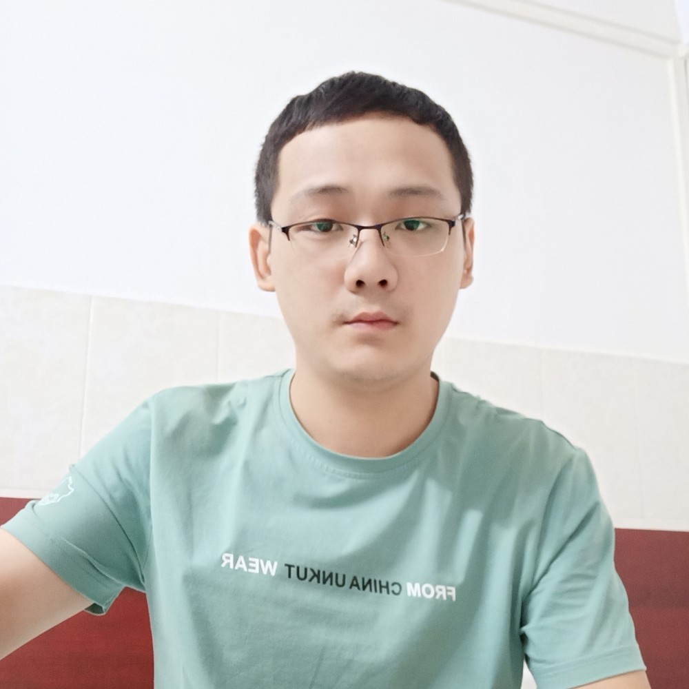 黑夜的小丑的照片
