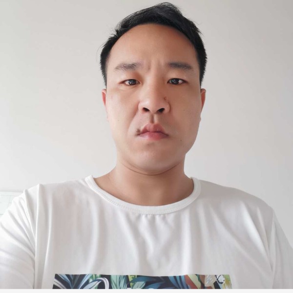 水池虚幻的照片