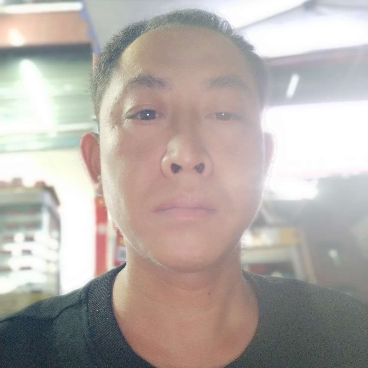 苗条泪了枫叶的照片