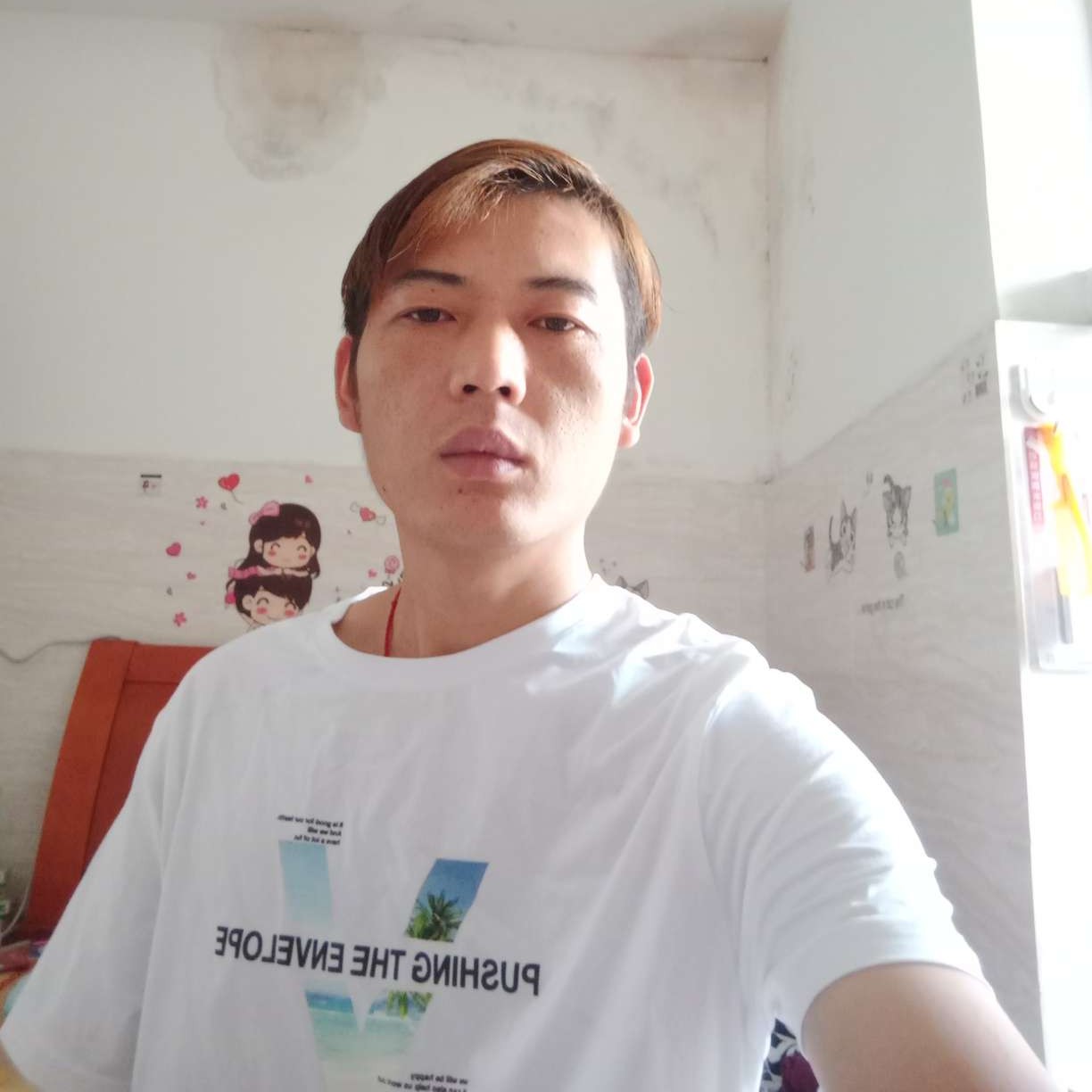 磬音踢现实的照片