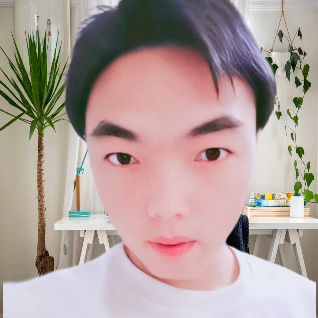 大方等待小松鼠的照片