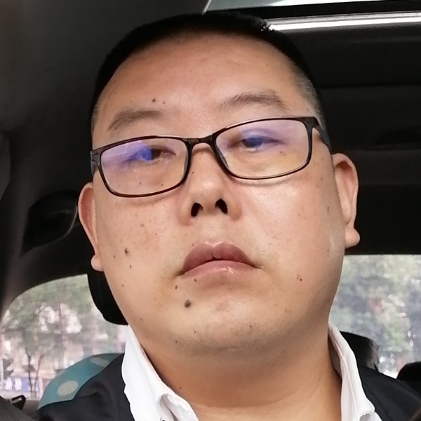 壮观踢书包的照片