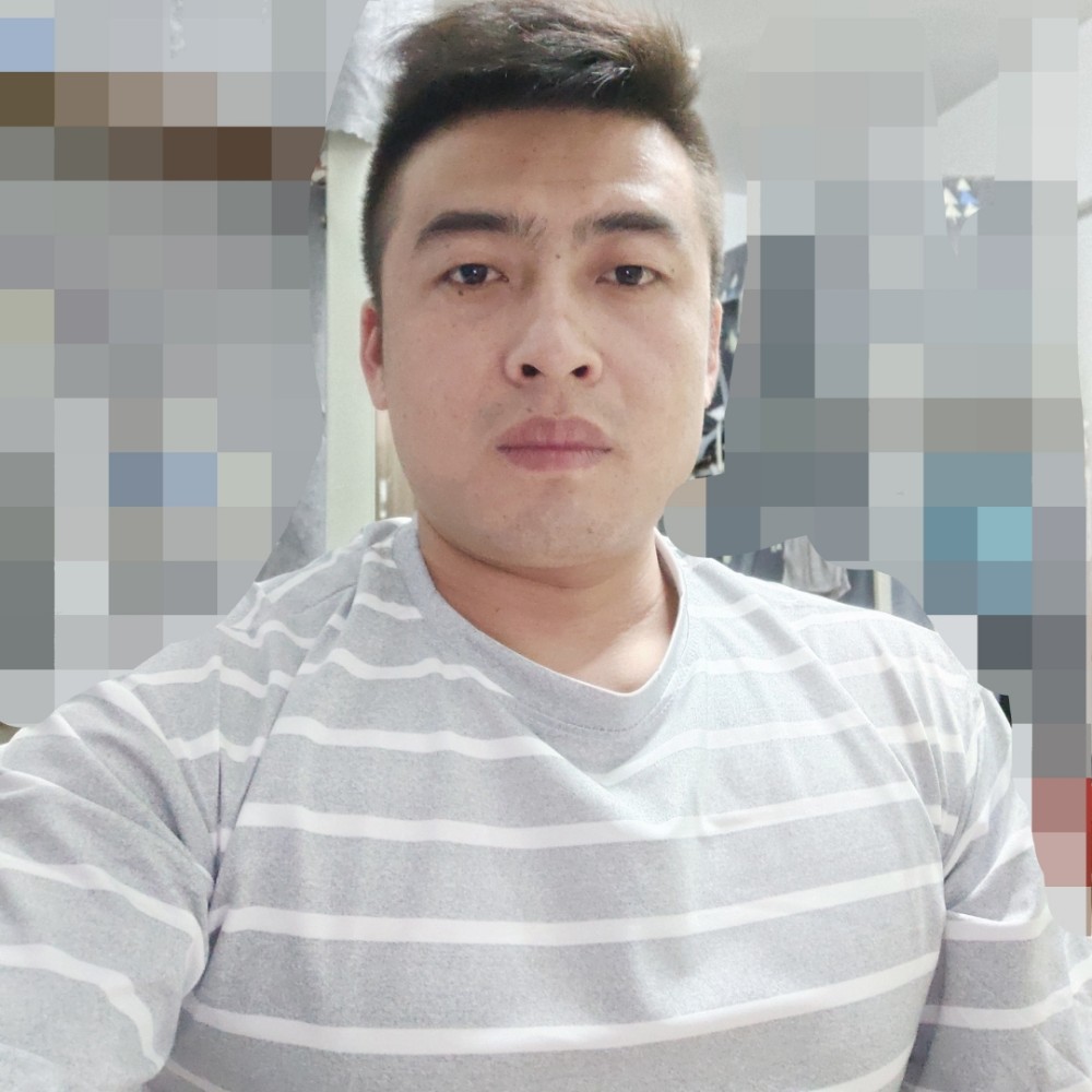 背后等待余音的照片