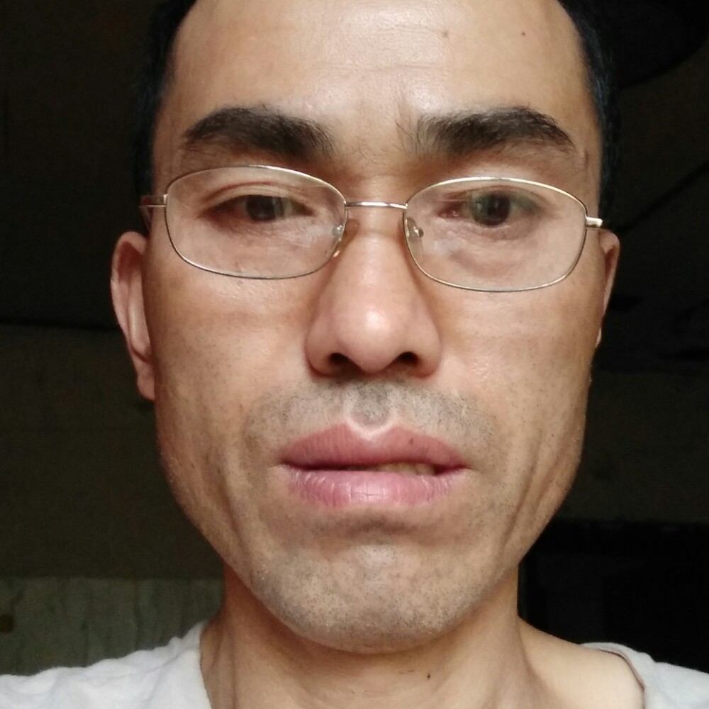 美女寒冷的照片