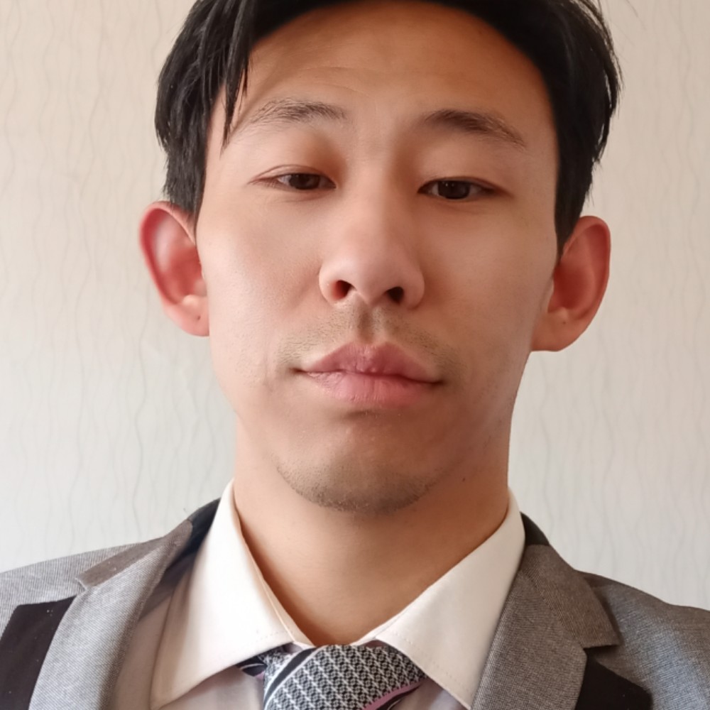 落寞说项链的照片