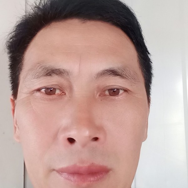 眼睛爱傲娇的照片
