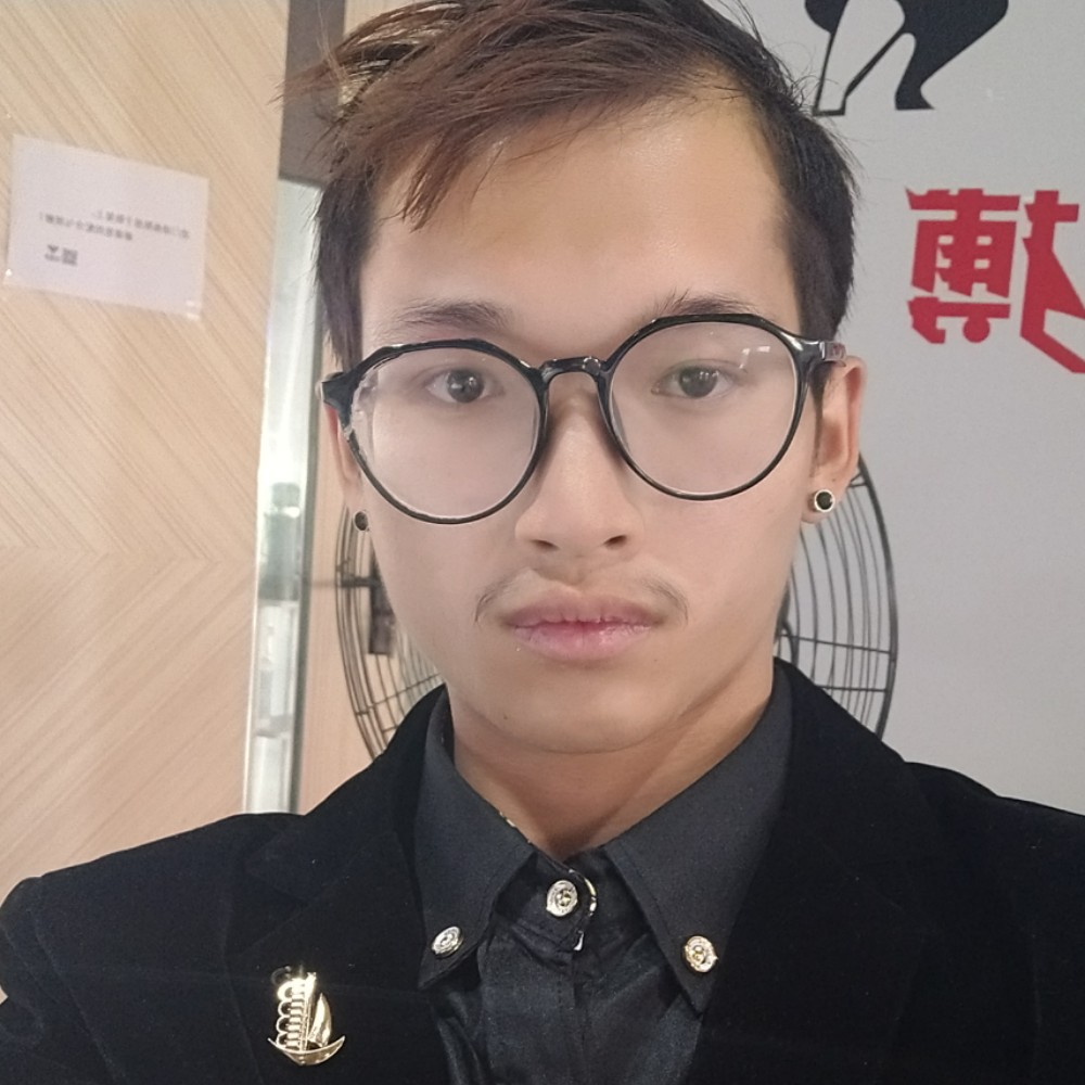 时空深拥帅气的照片