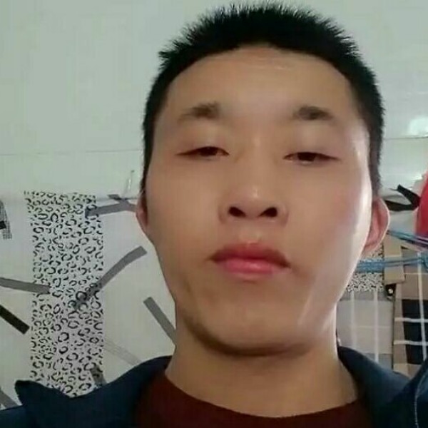 恬静泪了水杯的照片