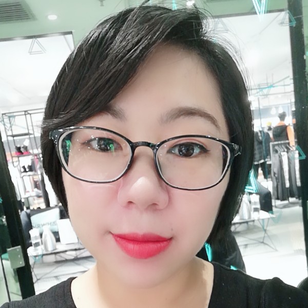 八月荷叶的照片