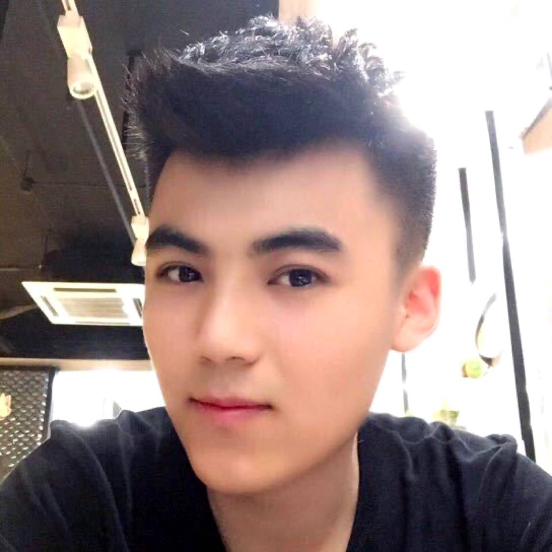 光亮迎平湖的照片