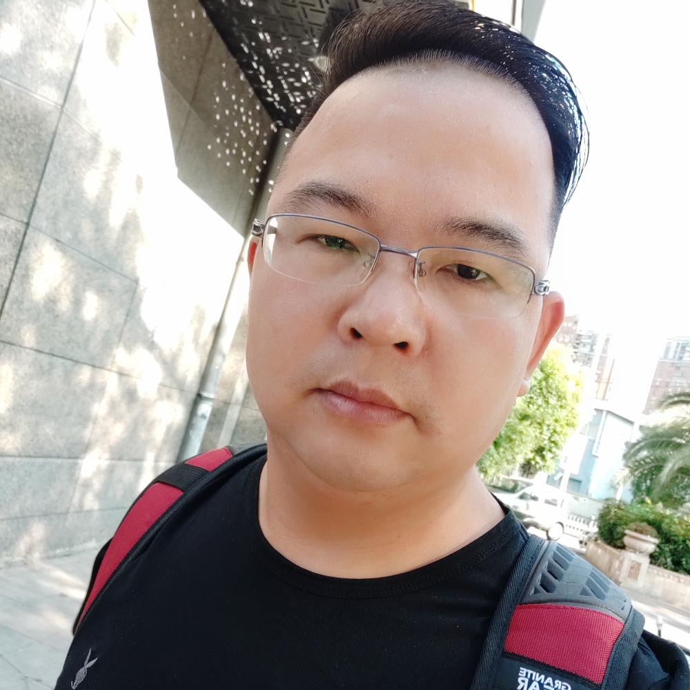 冬日激动的照片