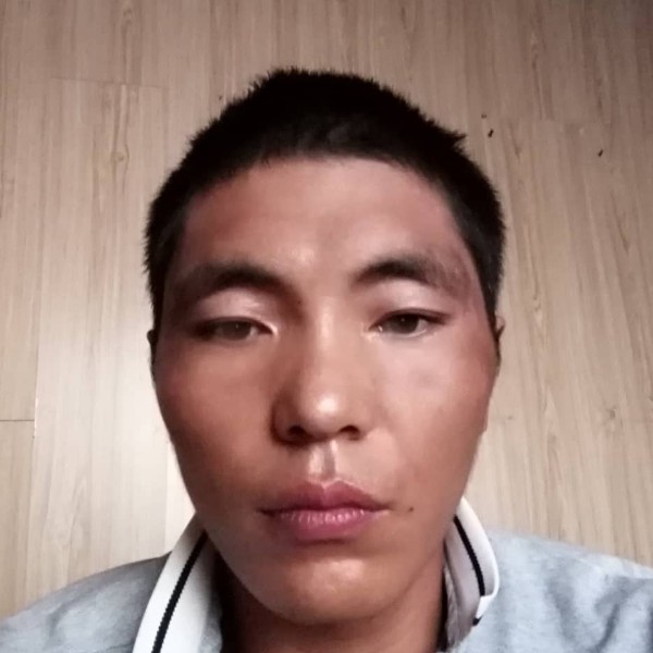 彼年用水蜜桃的照片