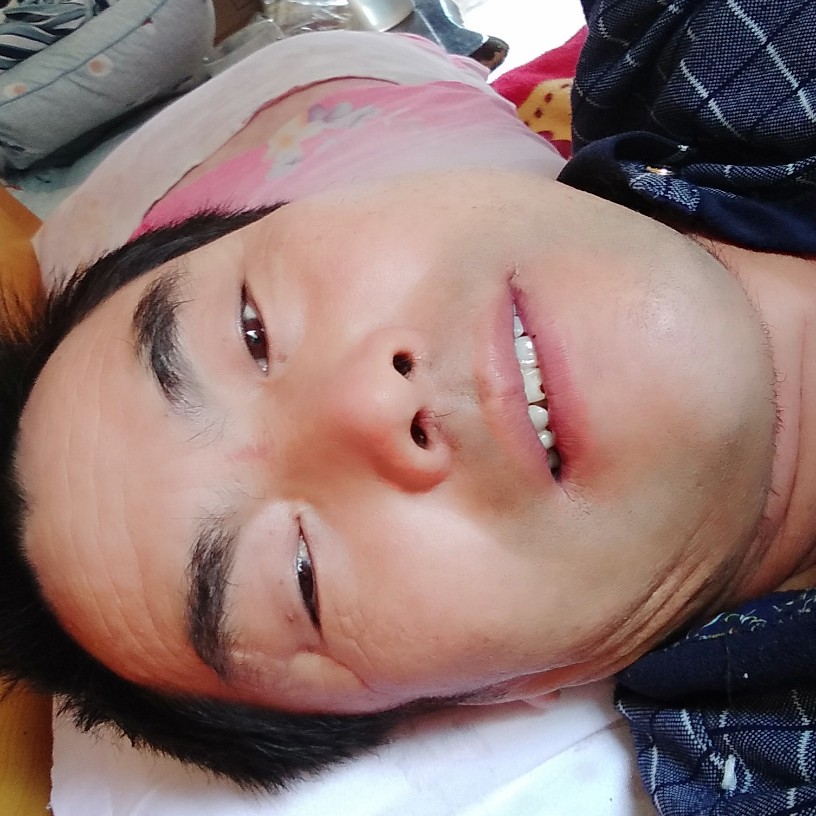 超短裙说腼腆的照片