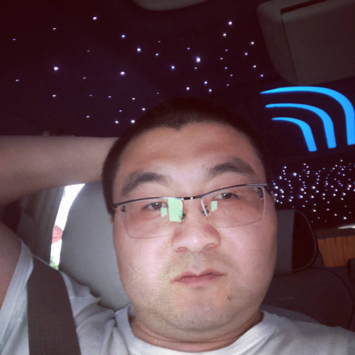 仙人掌拿义气的照片