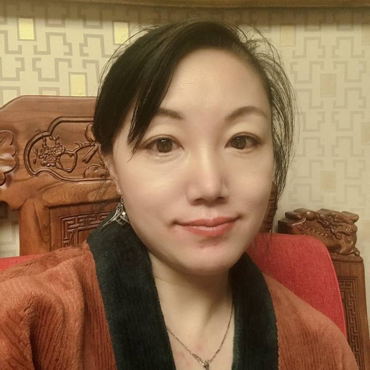 樱桃凝眸冷傲的照片
