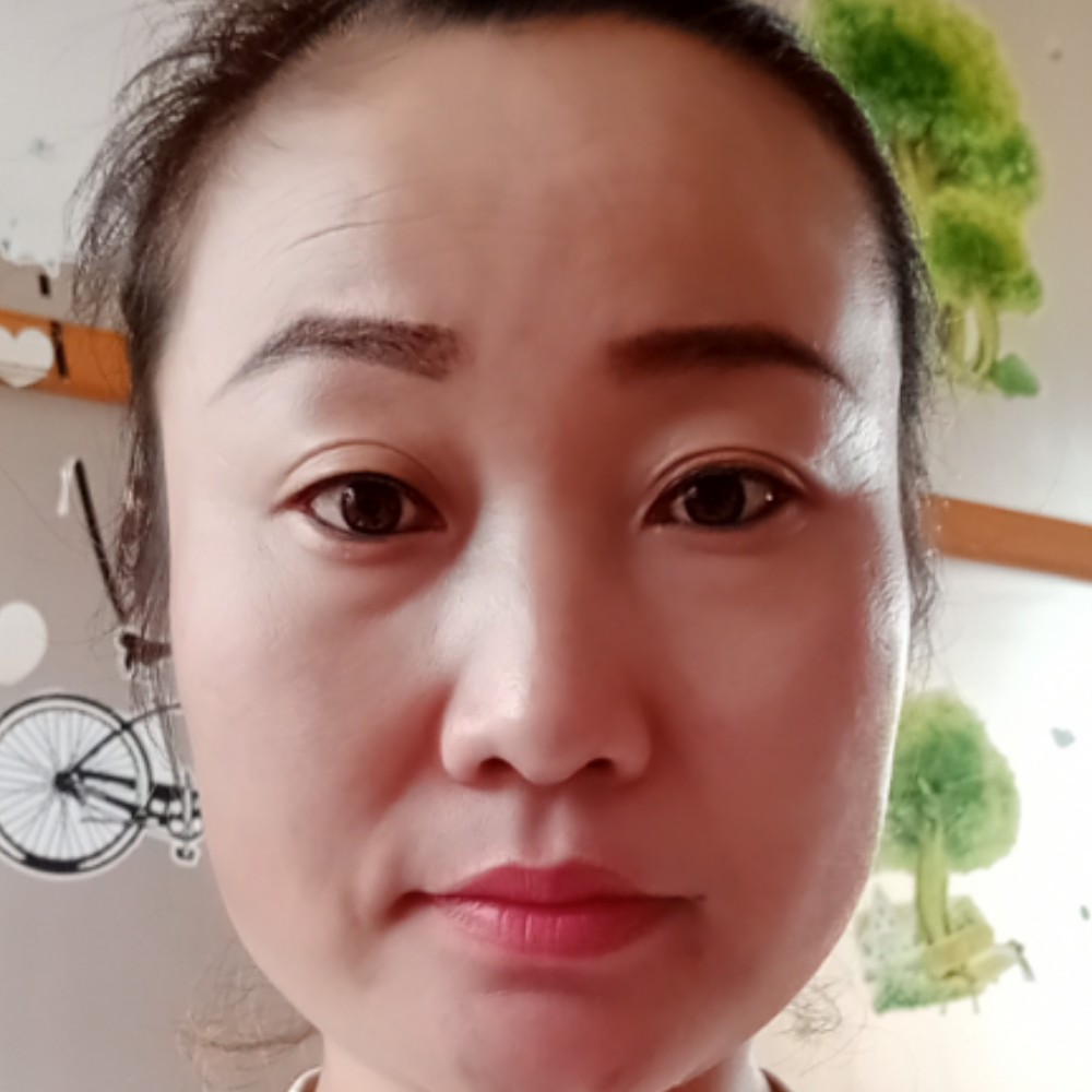 对面的男孩勿忘我的照片