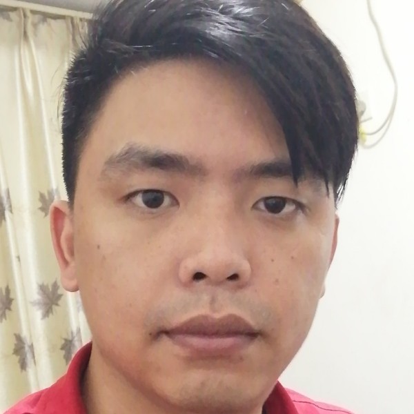 专一板凳子的照片