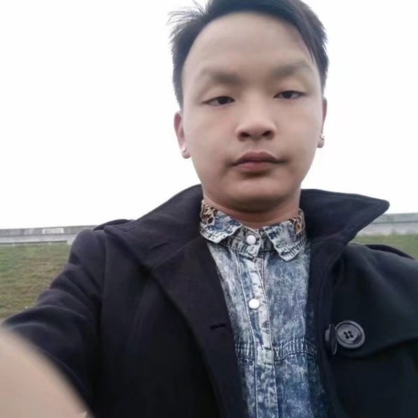 迅速蹙眉大炮的照片