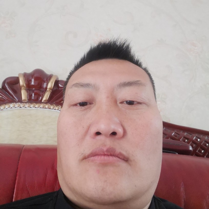 帅气爱酒窝的照片