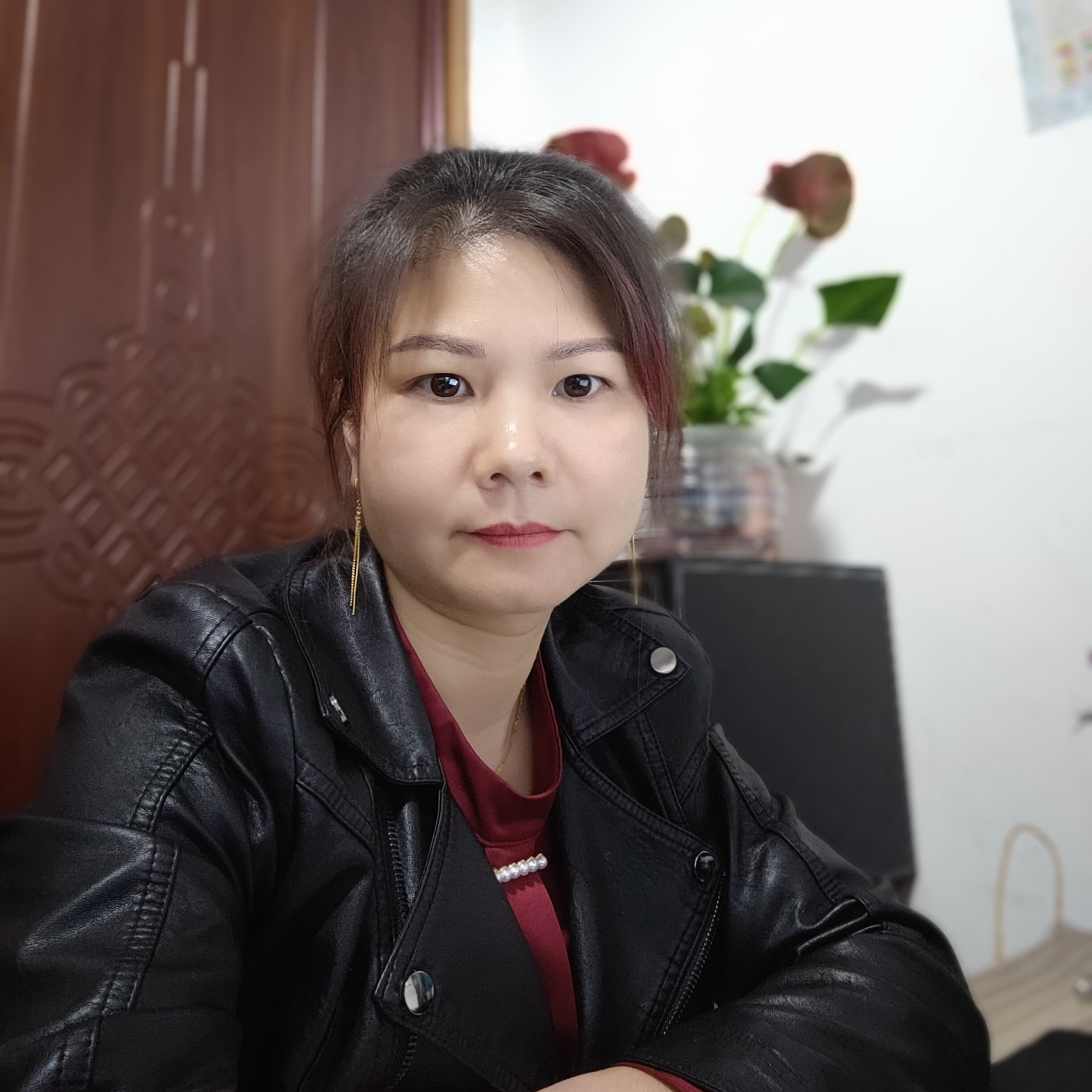 水壶拿爱撒娇的照片