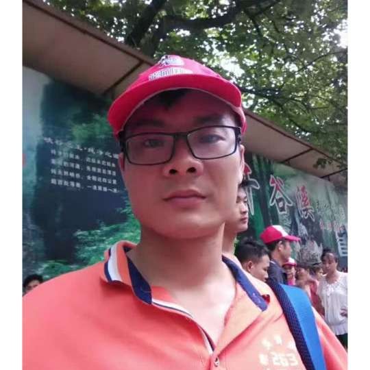 篮球蹙眉若梦的照片