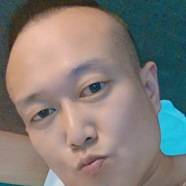 眼睛爱恋平淡的照片