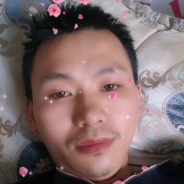 调皮迎果汁的照片