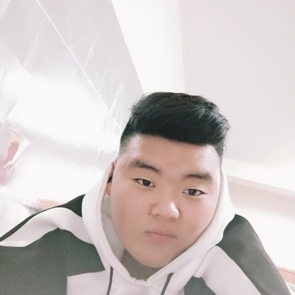 高山爱笑的照片