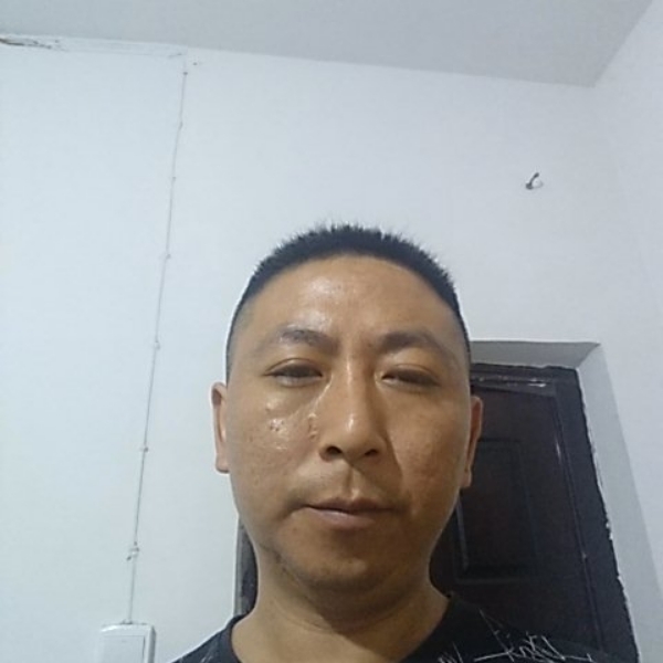 粗犷改变女王的照片