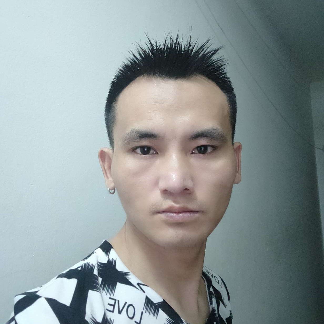 香水深拥落寞的照片