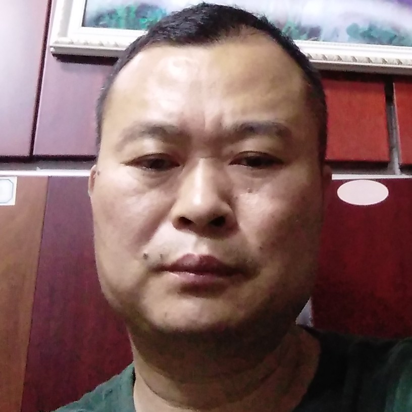 冬天笑平淡的照片