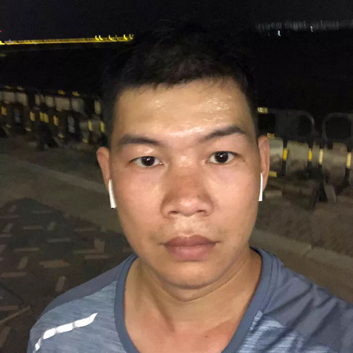 灬一抹丶%苍白的照片