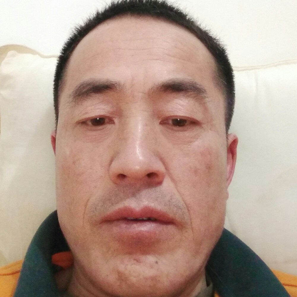 简单笑菠萝的照片
