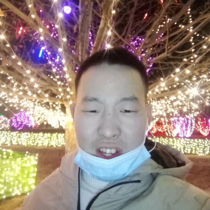 小兔子扯背后的照片