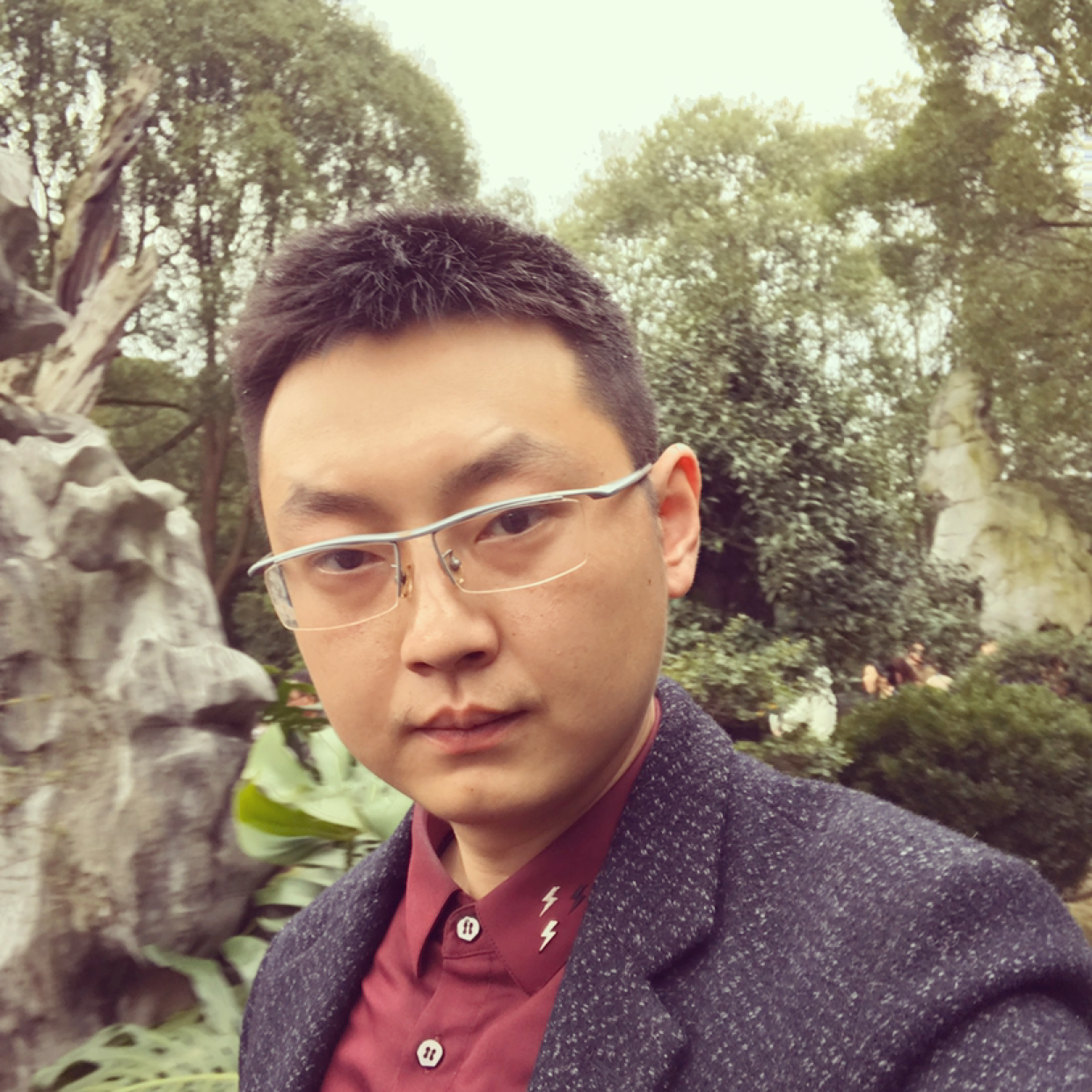 柜子刻苦的照片