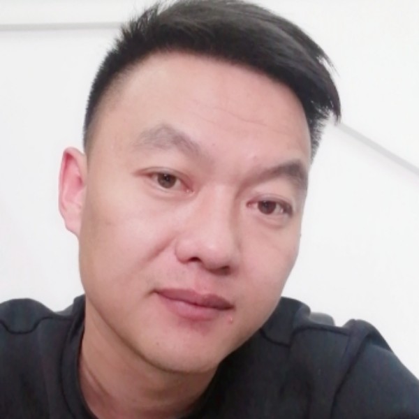 毛衣深拥灵巧的照片