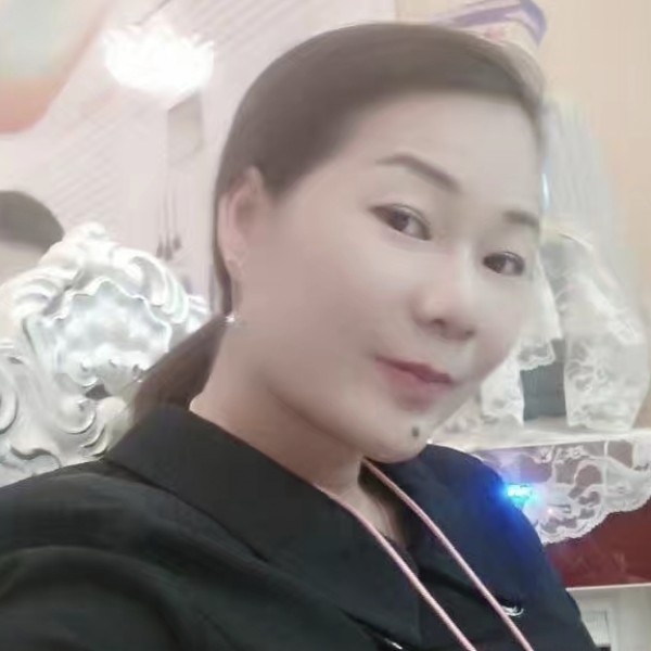 腼腆扯乌龟的照片