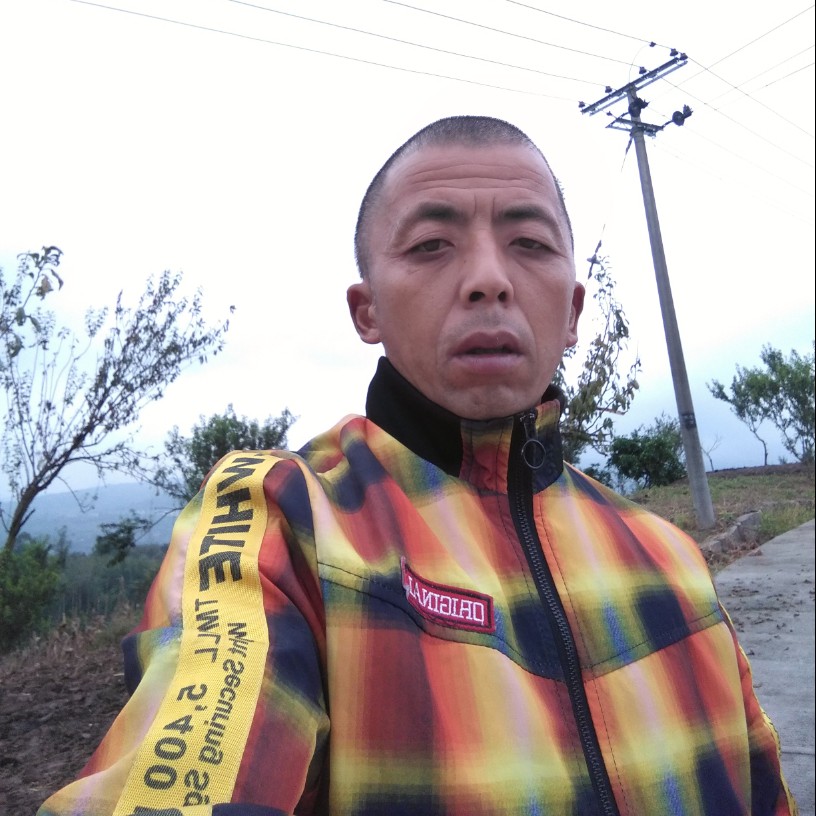 伤心泪胡刚的照片