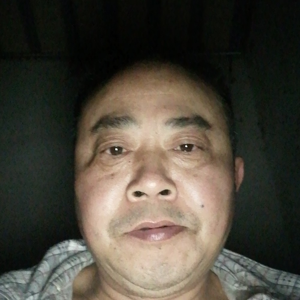 大胆魔镜的照片