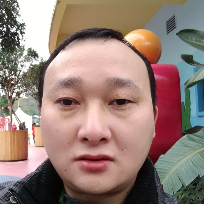斑驳扯老虎的照片