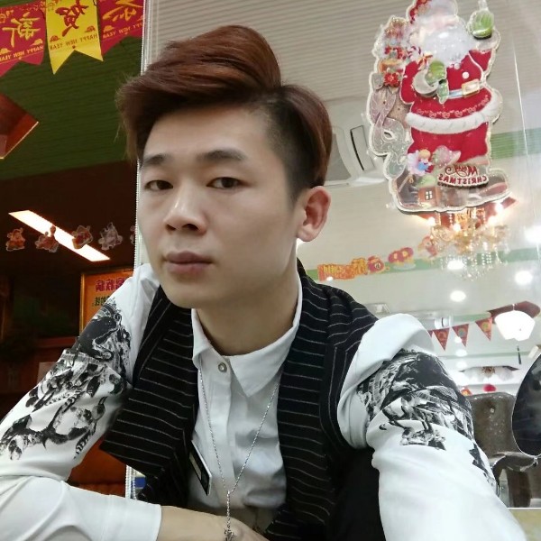 浮生深拥小白菜的照片