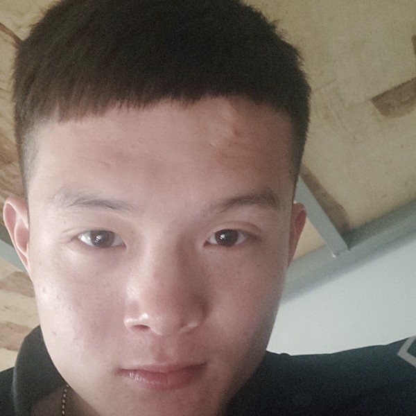 微笑给风中的照片