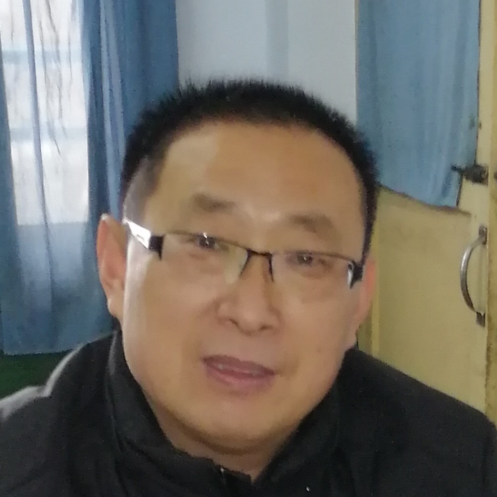 粗犷烤鸡的照片
